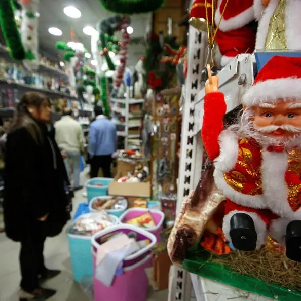 US holiday retail sales come in above forecast, Mastercard says