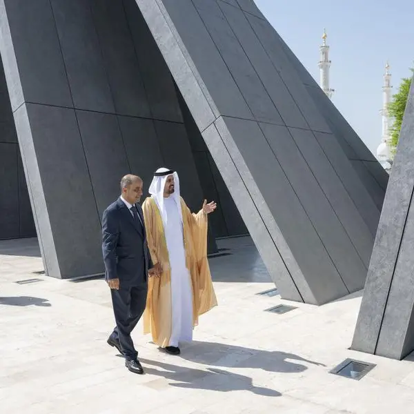 Theyab bin Mohamed bin Zayed receives Yemeni Prime Minister at Wahat Al Karama