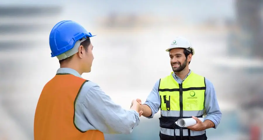 مستخدمو \"عونك\" من هيئة كهرباء ومياه دبي يشيدون بدور المنصة في تعزيز كفاءة أعمالهم