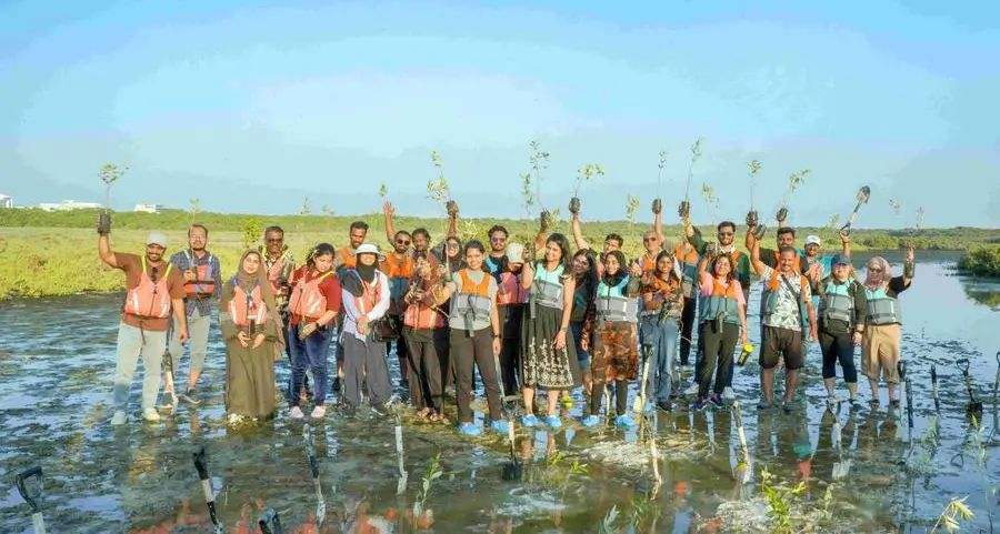 هوتباك تنظم مبادرة لزراعة أشجار القرم في محمية الزوراء بعجمان