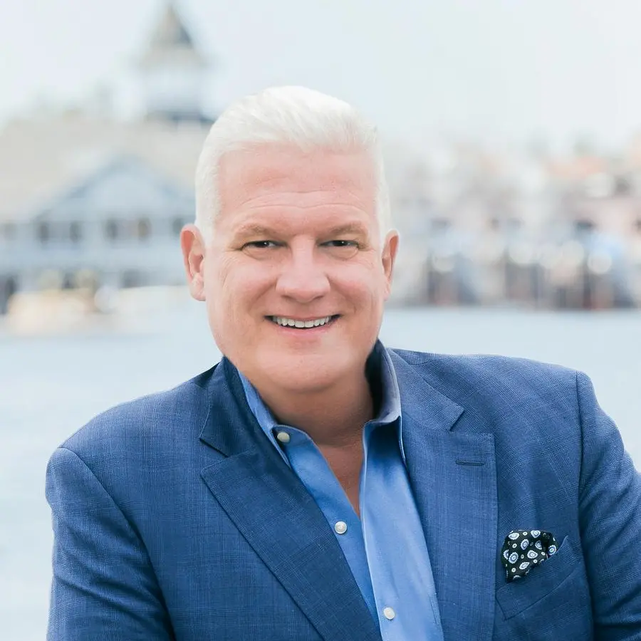 \"زوروا نيوبورت بيتش\" تفتتح أول مكتب لها في الشرق الأوسط وتعيّن آفياربس ممثلاً إقليمياً للتسويق والعلاقات العامة