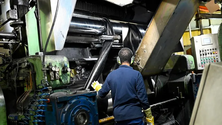 European factory activity ends 2025 in deeper contraction but Asia shines on improved demand