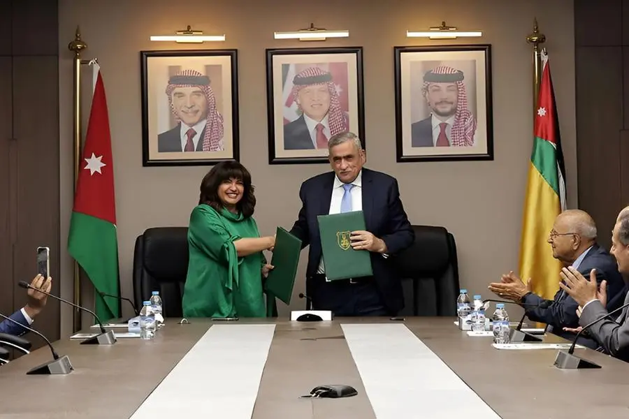 H.E. Dr. Nathir Obeidat, President of the University of Jordan, and Ms. Eman Al Otaibi, Founder and CEO of AnaAkhtar. Image Courtesy: AnaAkhtar
