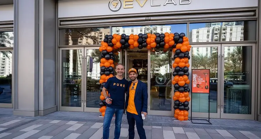 \"إي في لاب\" تتعاون مع \"بيور إلكتريك\" وتطلق مجموعة جديدة من السكوترات الكهربائية