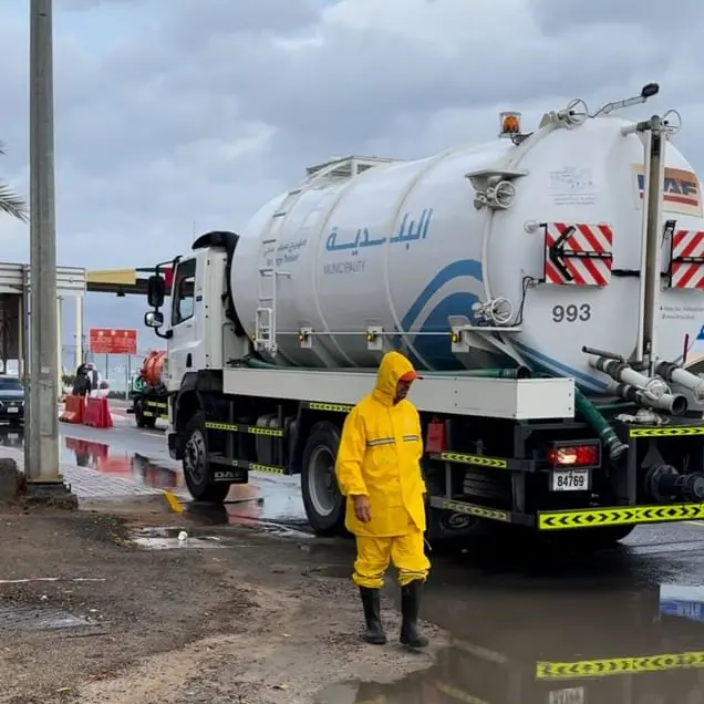 UAE municipalities step up rain response to maintain safety, traffic flow