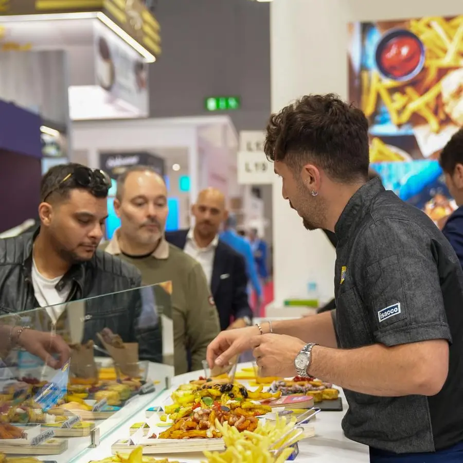 الإمارات تواصل دعم نمو قطاع خدمات الأغذية العالمي مع استقرار السوق وبروز توجهات جديدة في سلاسل التوريد