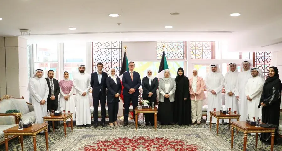 وزير المالية ووزير الدولة للشؤون الاقتصادية والاستثمار تلتقي نائب رئيس المهندسين في شركة جوجل كلاود لمنطقة أوروبا والشرق الأوسط وأفريقيا