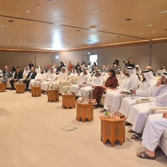 الشارقة تجمع القطاعين العام والخاص لبحث الفرص الاستثمارية الواعدة في ظل تحولات الاقتصاد العالمي