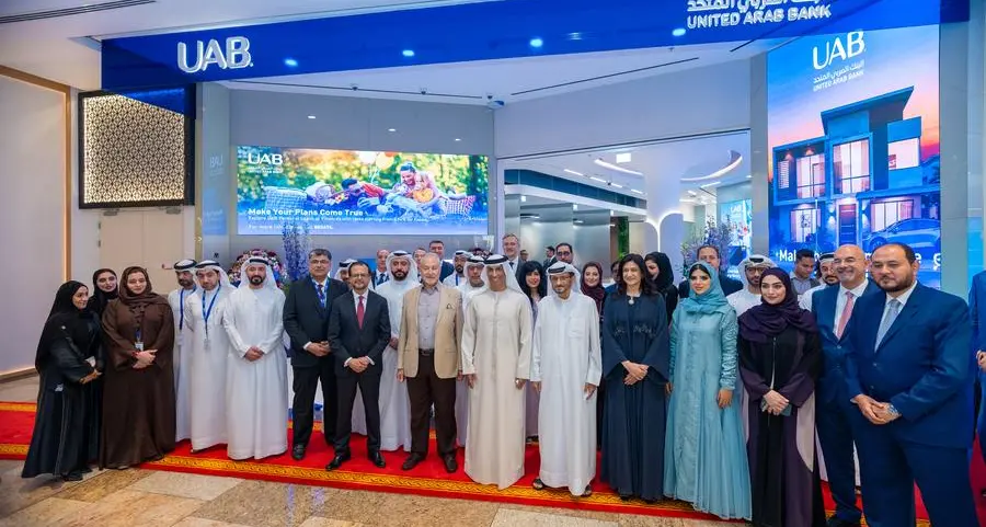 سعادة الشيخ محمد بن فيصل بن سلطان القاسمي يفتتح فرع البنك العربي المتحد في دبي فستيفال سيتي