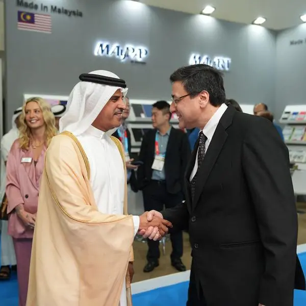 بطي سعيد الكندي يفتتح فعاليات معرضي « بايبروورلد ميدل إيست» و«الهدايا ولايفستايل ميدل إيست» 2025