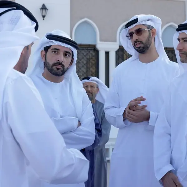 Hamdan bin Mohammed meets with local dignitaries and senior officials at Za’abeel Majlis