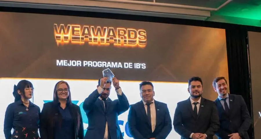 إكس أس دوت كوم تفوز بجائزة \"أفضل برنامج للوسطاء المُعرِّفين\" في معرض \"ويلث إكسبو\" بكولومبيا