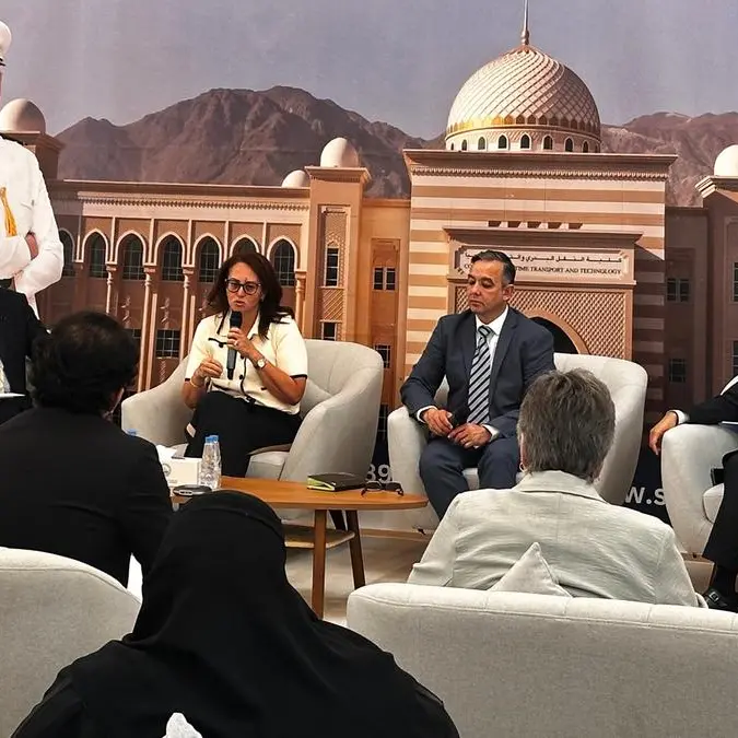 أكاديمية الشارقة للنقل البحري تستضيف جلسة حوارية حول استراتيجيات تعزيز المرونة في النقل البحري واستدامة سلاسل الإمداد