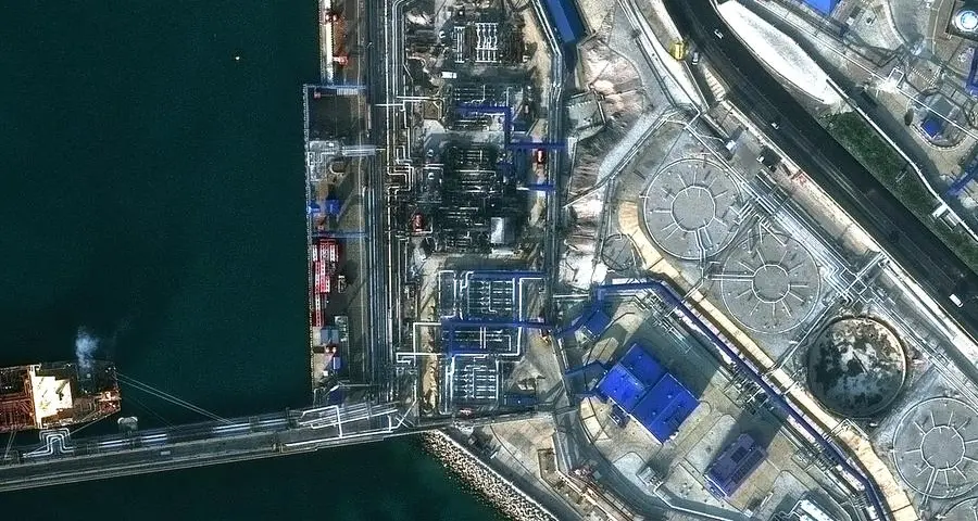 Oil rises on fears of supply disruption as US-Venezuela tensions escalate