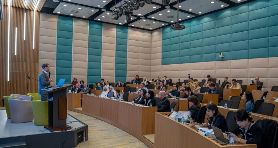 كلية أبوظبي للإدارة تستقبل قادة شركات صينية يديرون أصولًا تتجاوز قيمتها 4.2 تريليون دولار