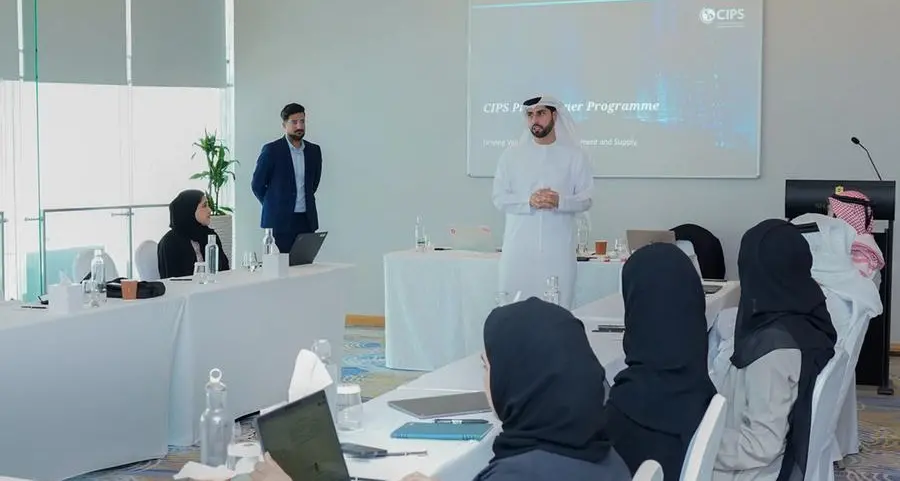 وزارة المالية تطلق الدفعة الأولى من برنامج \"الشهادة التخصصية في المشتريات الحكومية\" بالتعاون مع \" CIPS\"