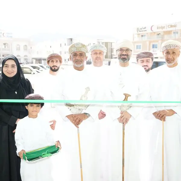 بنك ظفار يوسع شبكة فروعه بافتتاح فرع جديد في الخوير