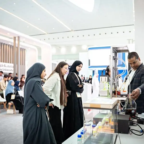 جامعة خليفة تستعرض حلولًا رائدة في الذكاء الاصطناعي والاستدامة وتحلية المياه خلال \"القمة العالمية لطاقة المستقبل\" 2026