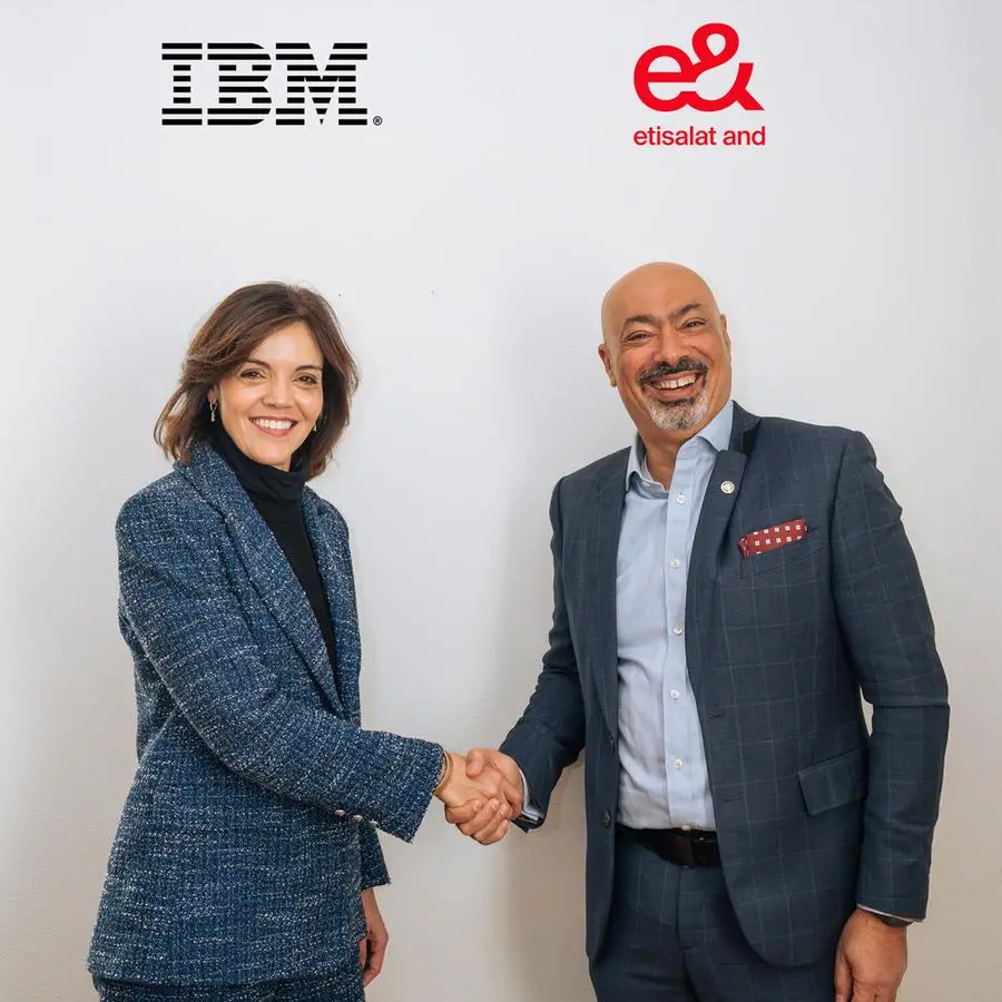 \"إي آند\" وIBM تكشفان عن الذكاء الاصطناعي الوكيل على مستوى المؤسسات لإحداث نقلة نوعية في الحوكمة والامتثال