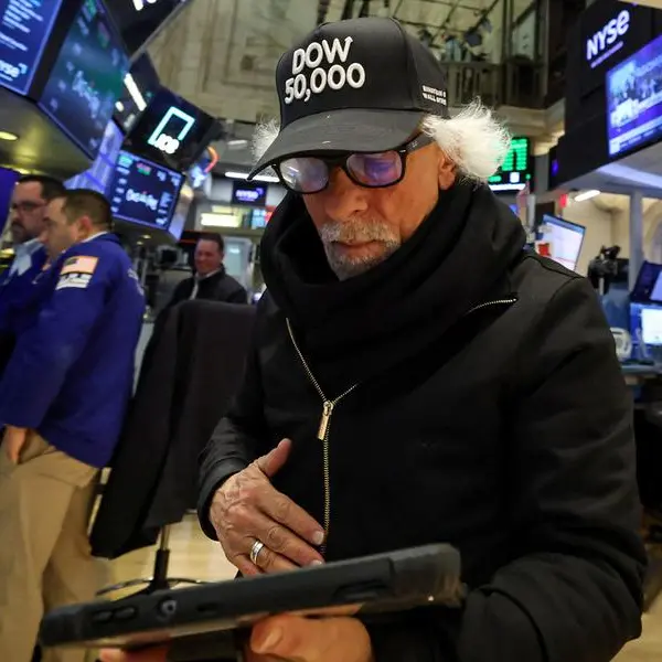 Stocks rise as chip sector rebounds, investors focus on key US data