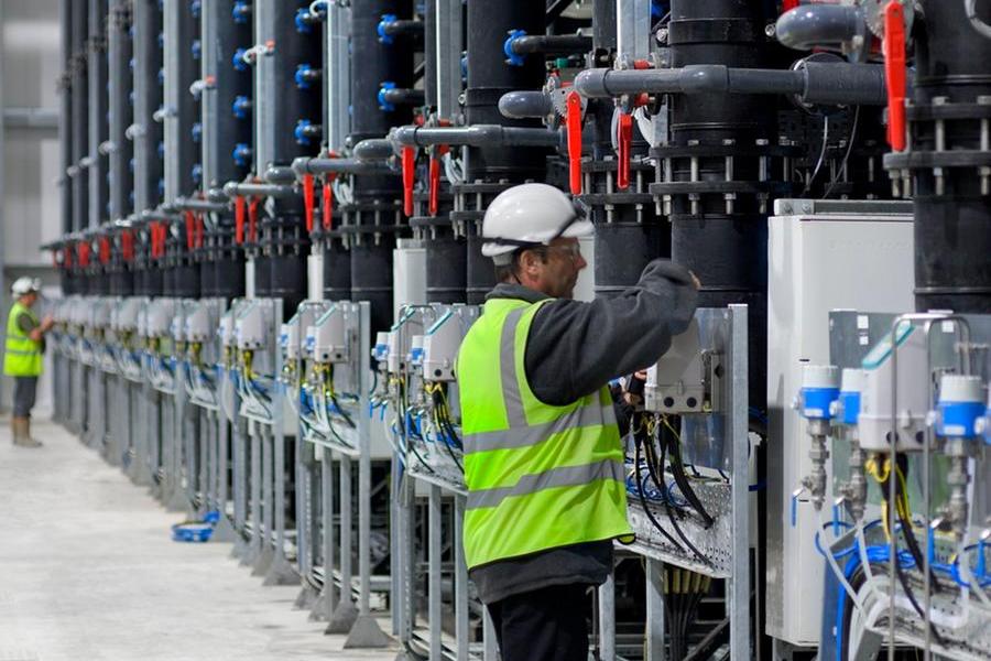 Egypt plans to offer 5 desalination plants in next two months: Report