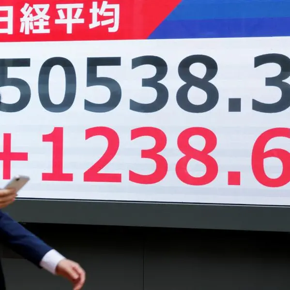 Stocks drop, as investors fret over tech valuations; gold rallies