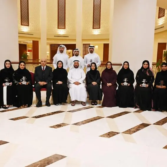 غرفة الشارقة تحتفي بتخريج المشاركين في الدورة الرابعة من برنامج القيادة الاستراتيجية للأعمال 2026