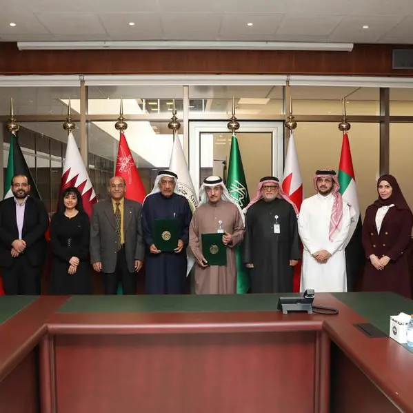 جامعة الخليج العربي ونادي الخريجين يوقّعان مذكرة تفاهم لتعزيز التعاون الأكاديمي والمهني