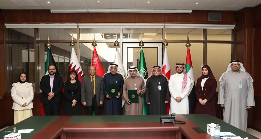 جامعة الخليج العربي ونادي الخريجين يوقّعان مذكرة تفاهم لتعزيز التعاون الأكاديمي والمهني