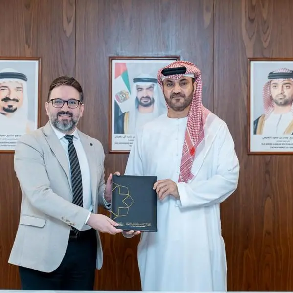 دائرة السياحة والثقافة والإعلام توقّع مذكرة تفاهم مع \"مركز باحثي الإمارات للبحوث والدراسات\"