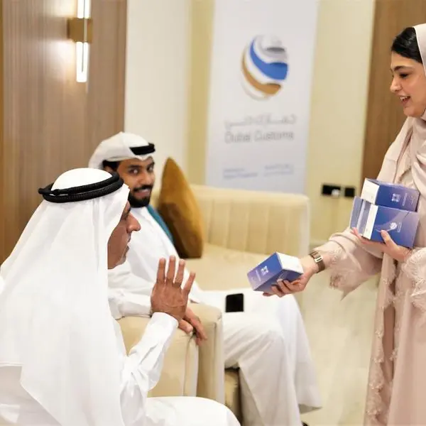 جمارك دبـي تنشر الوعي بالملكية الفكرية عبر ورش مبتكرة ضمن \"مجالس الحي\"