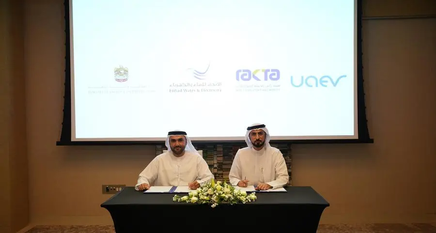 شركة الإمارات لمحطات شحن المركبات الكهربائية UAEV تعزز البنية التحتية بأجهزة شحن جديدة بالتعاون مع \"رأس الخيمة للمواصلات\"