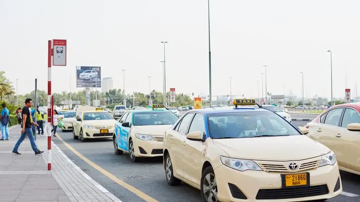 Dubai Taxi to carry advertising screens on limousines