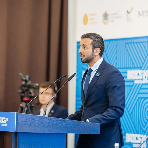 سلطان النيادي يترأس وفد الإمارات المشارك في «قمة شباب بريكس» بجمهورية روسيا الاتحادية