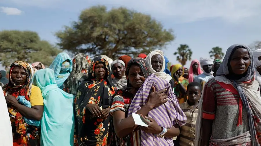 Desperate Sudanese flee fighting