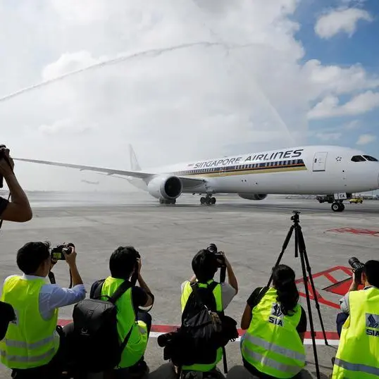 Singapore Airlines outlook warning casts a shadow over air show