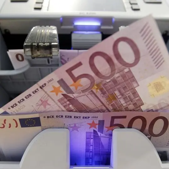 Euro trades at one-month high after Trump delays EU tariffs