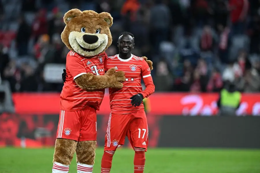 Sadio Mane appears in Bayern Munich jersey for the first time