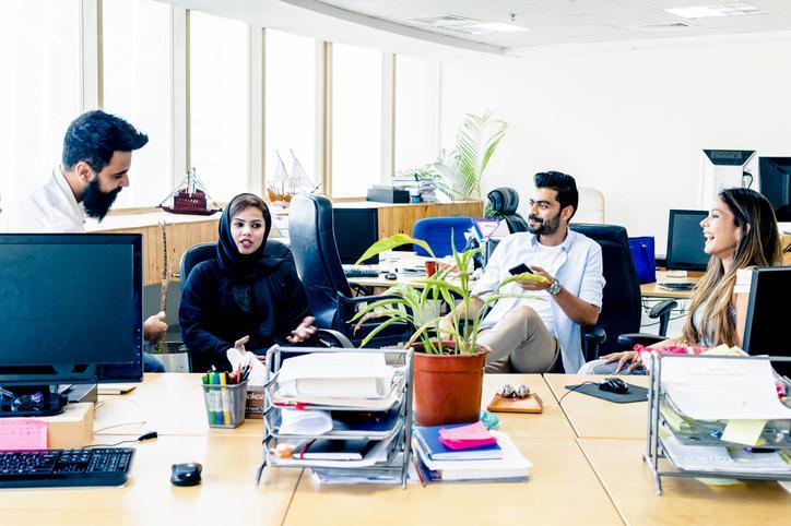 أكثر من 70% من العاملين في الإمارات العربية المتحدة والمملكة العربية السعودية يفكرون في تغيير وظائفهم: استطلاع