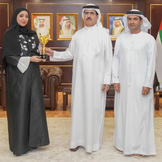 HE Saeed Mohammed Al Tayer congratulates DEWA’s Youth Council President Aysha Alremeithi