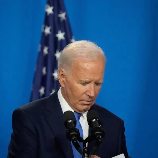 Biden digs in as gaffes highlight election concerns