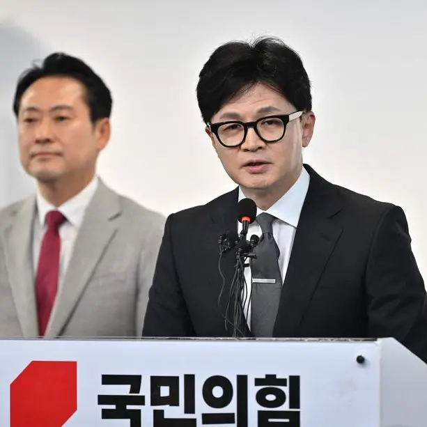 'Lame duck' S. Korean president reels from election debacle