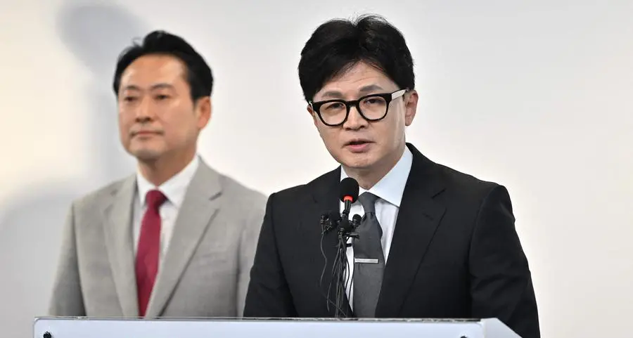'Lame duck' S. Korean president reels from election debacle