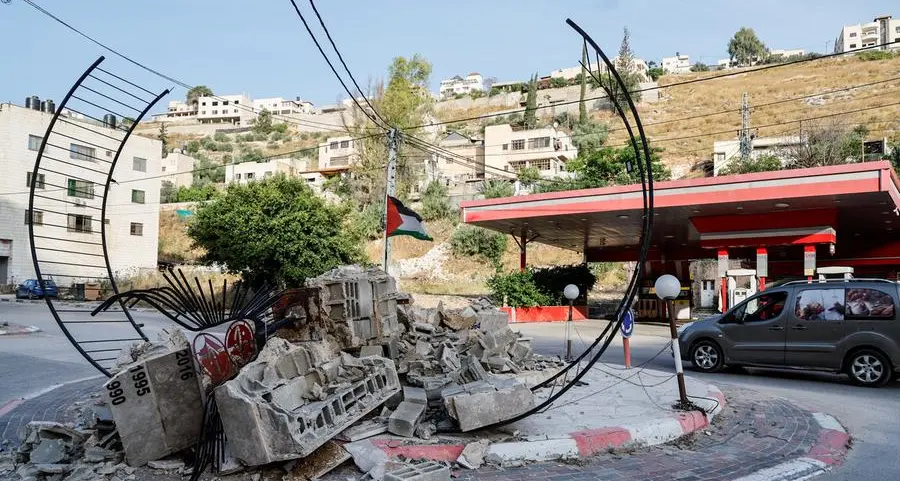 Israel allows return to three evacuated West Bank settlements