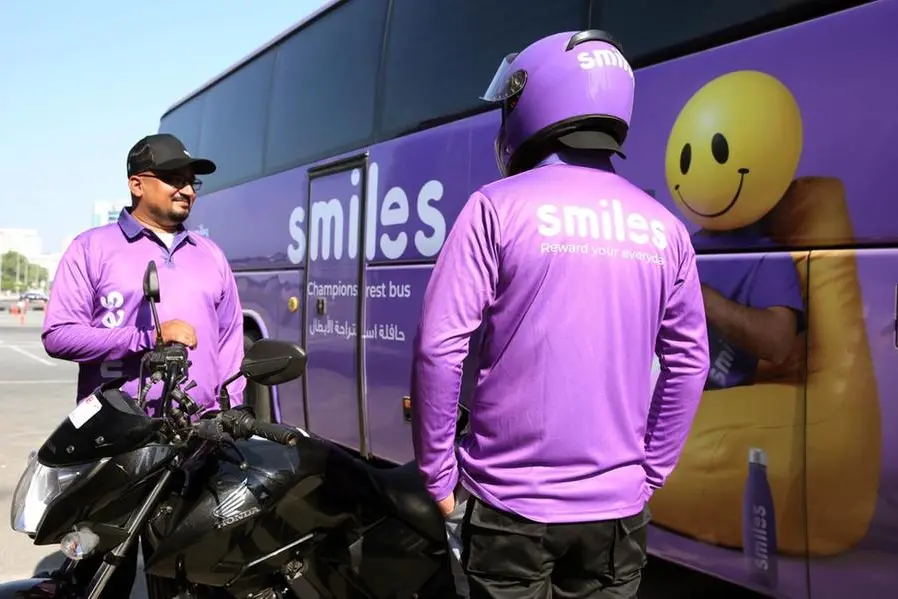 Smiles introduced this summer six luxury, air-conditioned relief buses stationed across Dubai and Abu Dhabi\\'s prime Champion hub zones. Image Courtesy: e&