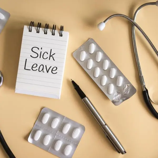 Saudi: Health Ministry warns of $26,666 fine for fake sick leave