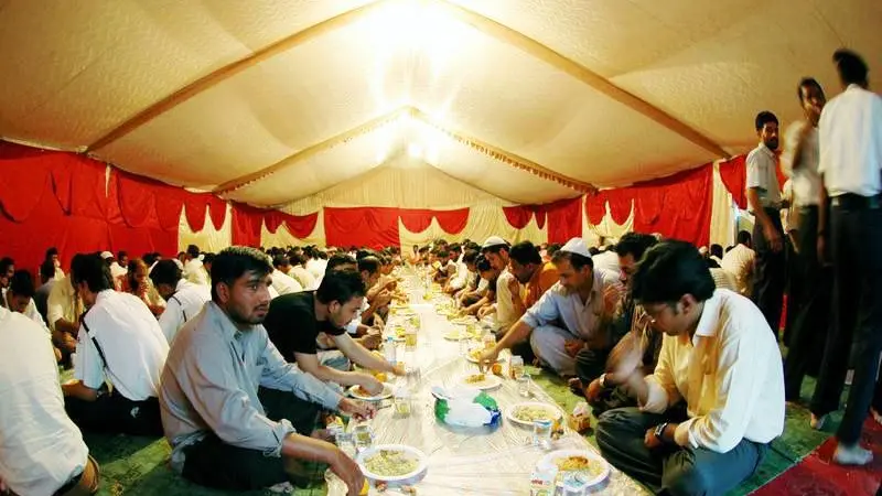 Ramadan in UAE: What goes behind providing meals at Iftar tents