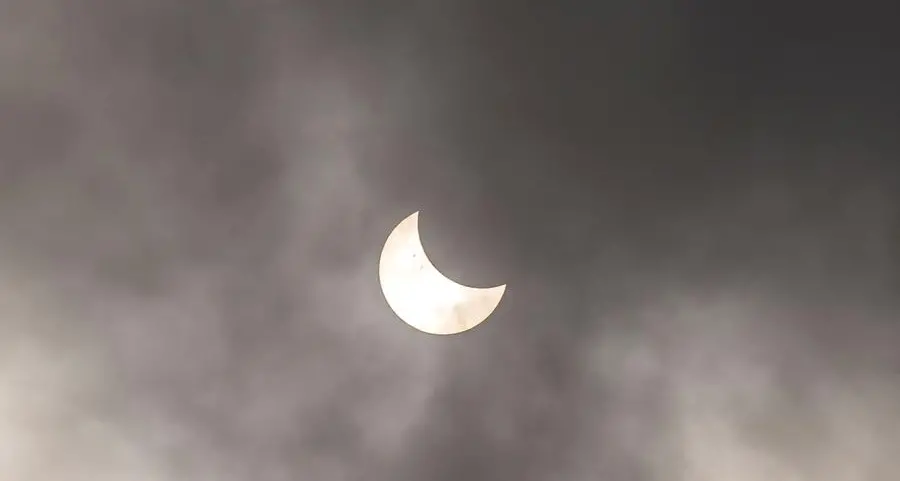 Pacific solar eclipse dazzles stargazers