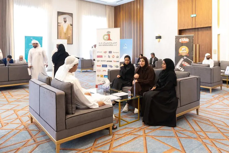 <p>Emirati Human Resources Development Council and partners offer extensive job opportunities for Emiratis</p>\\n