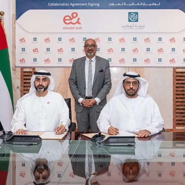 Abu Dhabi Chamber and e& UAE forge partnership to empower SME growth